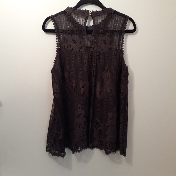 💐Taylor & Sage sleeveless lace boho top - Picture 3 of 4